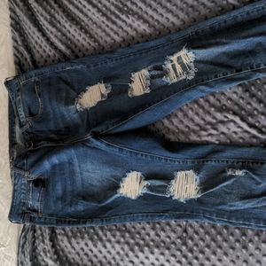 Ripped skinny jeans